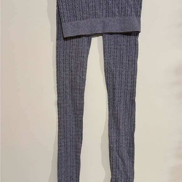 Gray Cable Knit Leggings - Picture 1 of 4